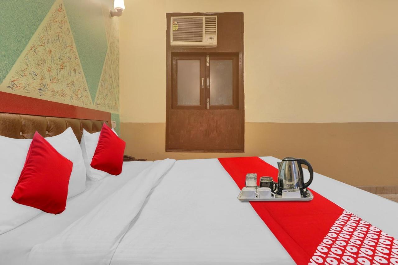 Hotel O Prince Home Stay Near Ambience Mall New Delhi Exterior photo