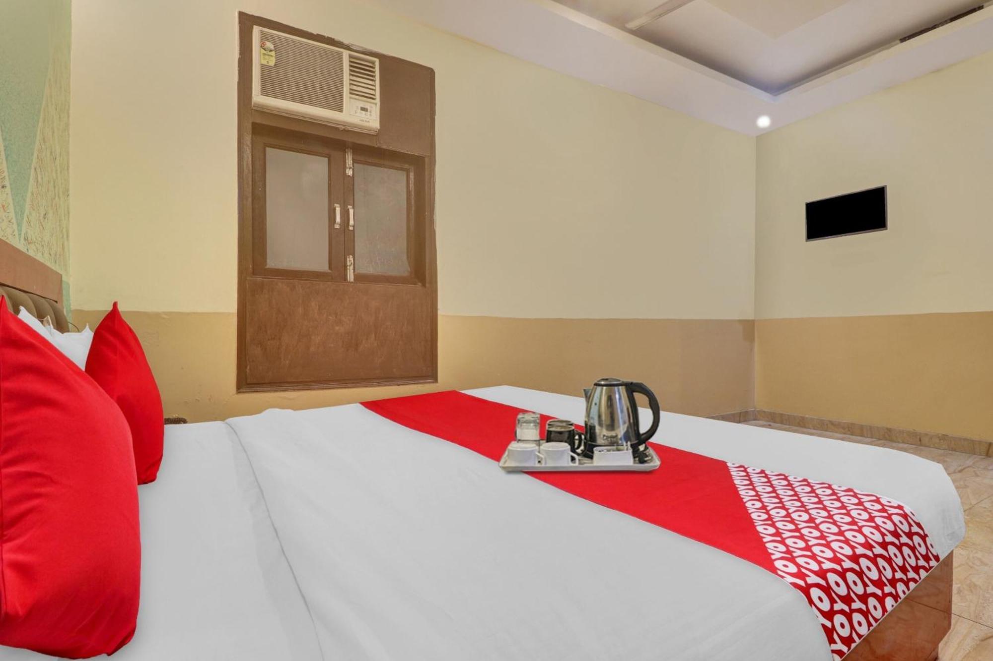 Hotel O Prince Home Stay Near Ambience Mall New Delhi Exterior photo